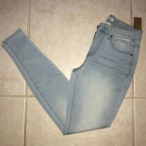 Junior’s Mudd High Rise Skinny Jeggings